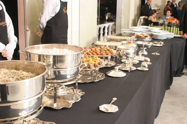 6 Reasons to Choose a Full-Service Caterer for Your Event